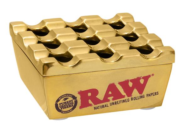 edler Metallaschenbecher von RAW